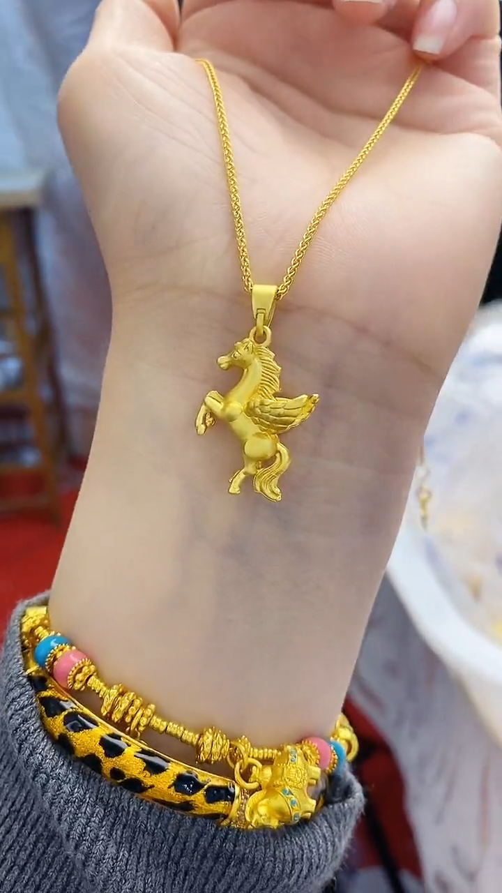 合金无023小飞马吊坠