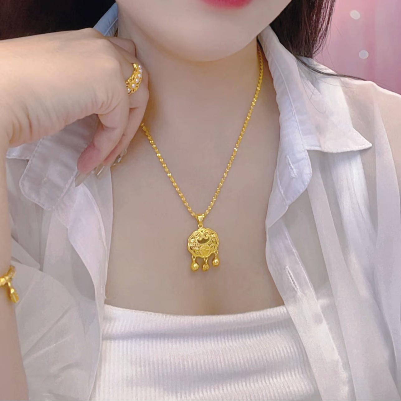 铜合金项链 新款祥云福字长命锁吊坠锁骨链时尚百搭优雅高级感