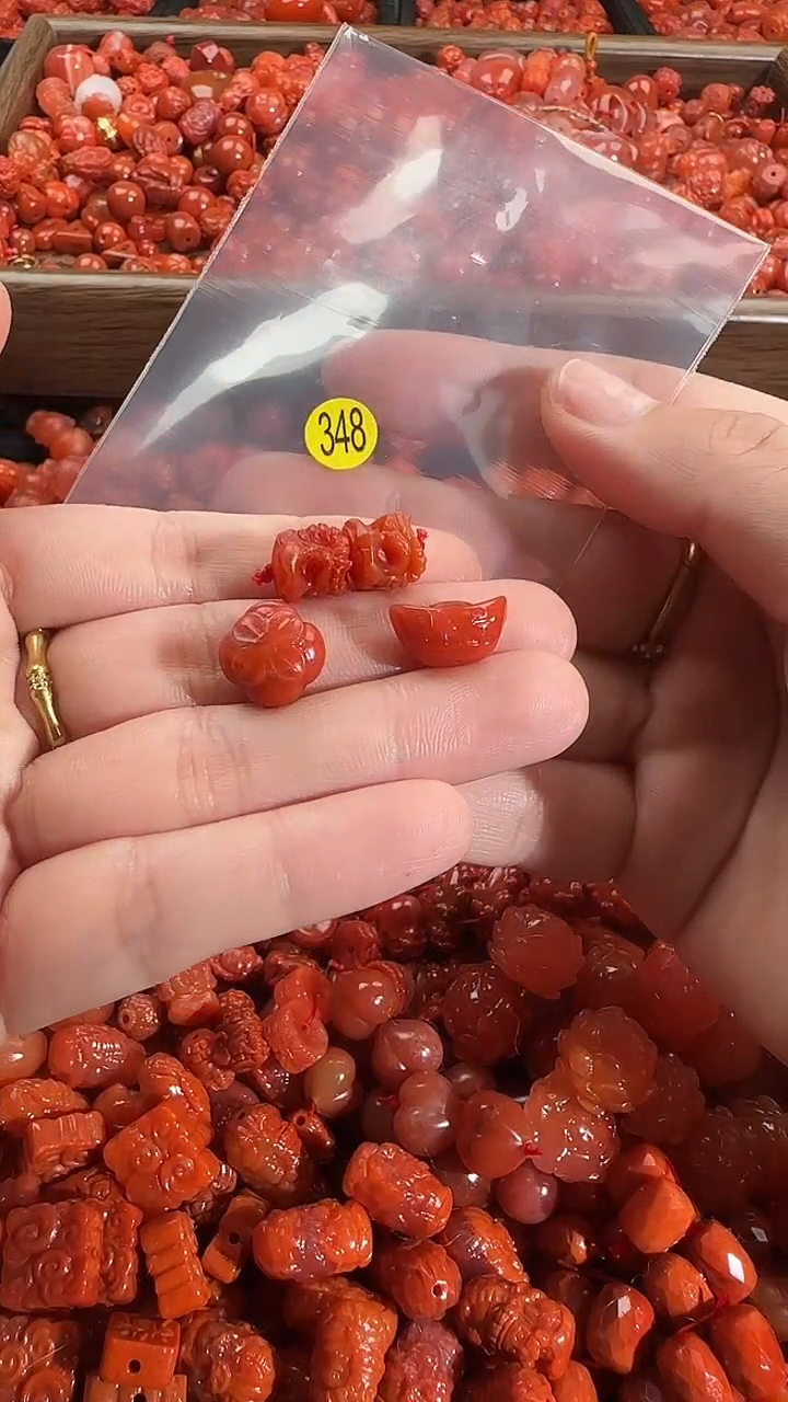 颈饰未镶嵌南红玛瑙1