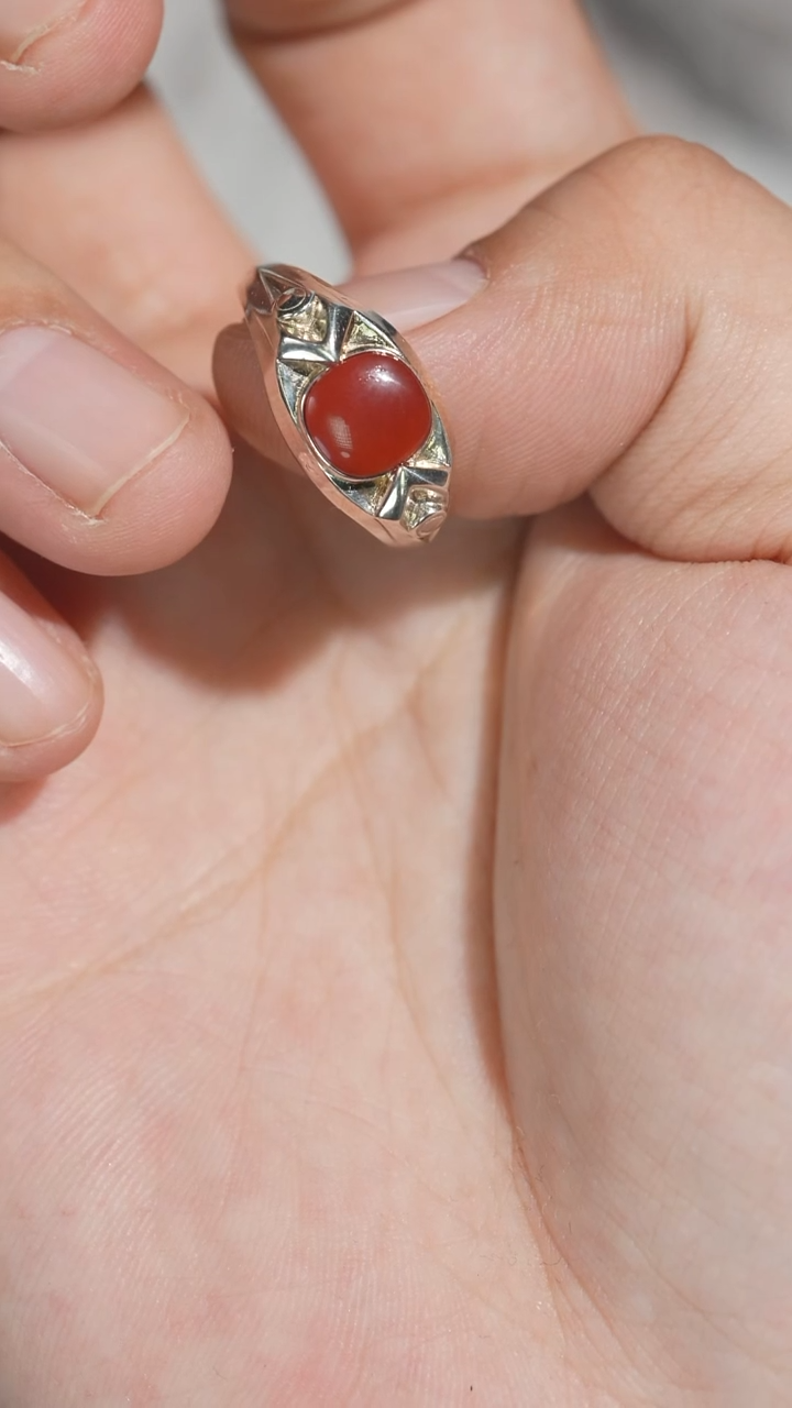 银S925镶嵌戒指南红玛瑙牛血色戒指活口