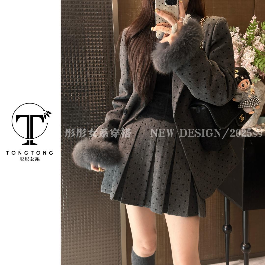 TongTong女系 波点西装V领拼狐狸毛百褶裙羽绒服秋冬韩式冬季套装