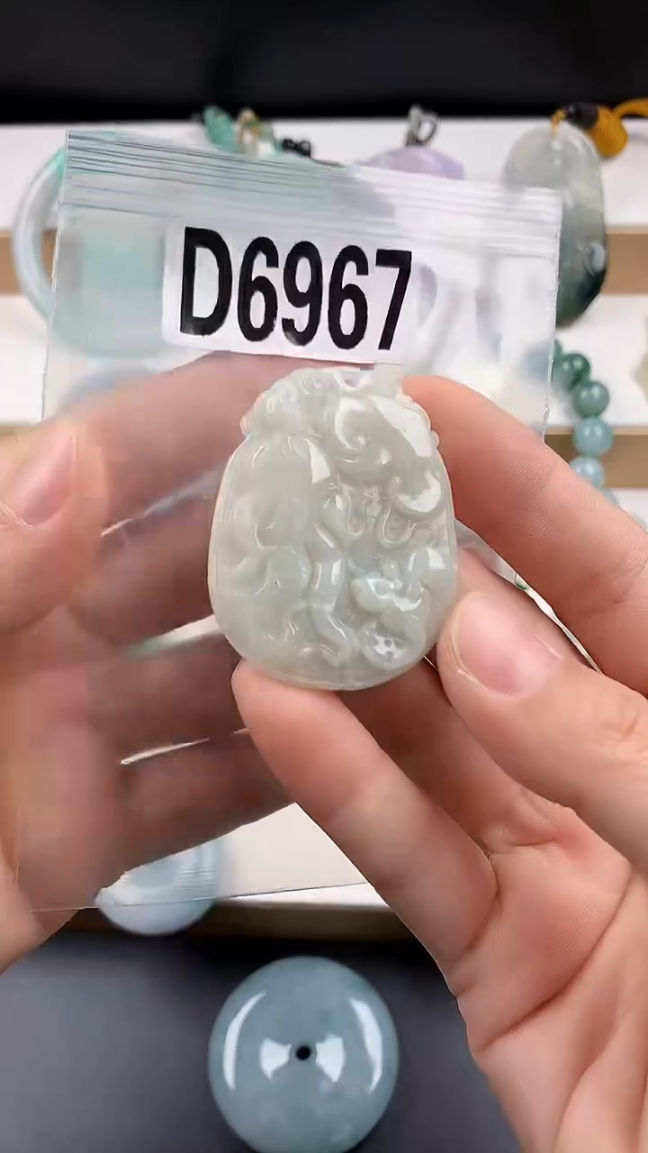 颈饰未镶嵌翡翠天然翡翠吊坠挂件