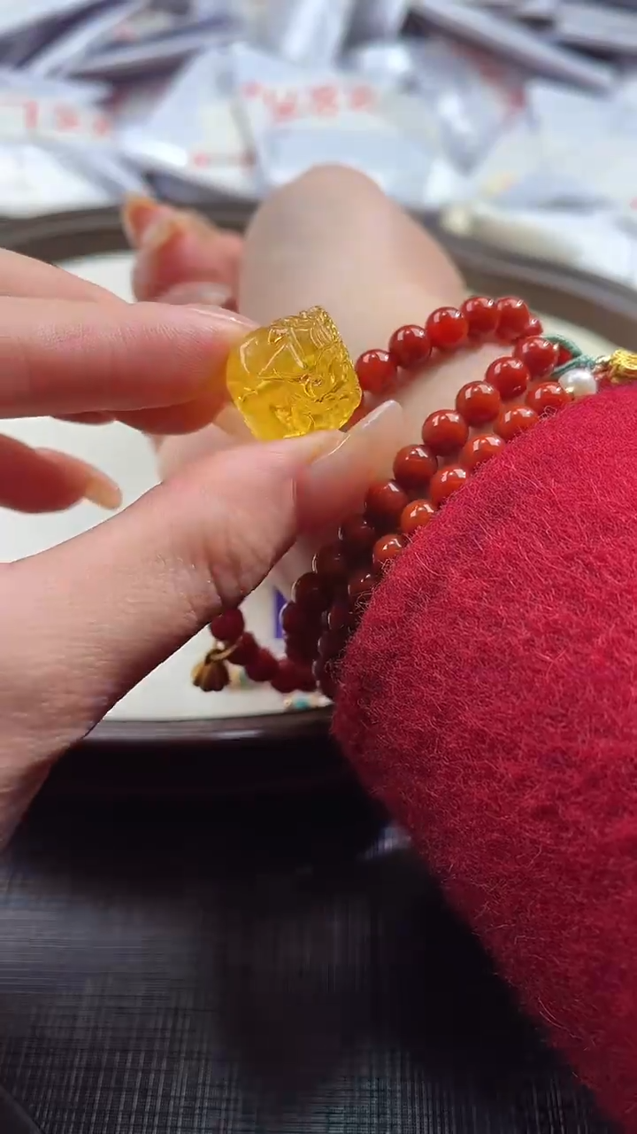 【闪购商品】琥珀颈饰未镶嵌100633578