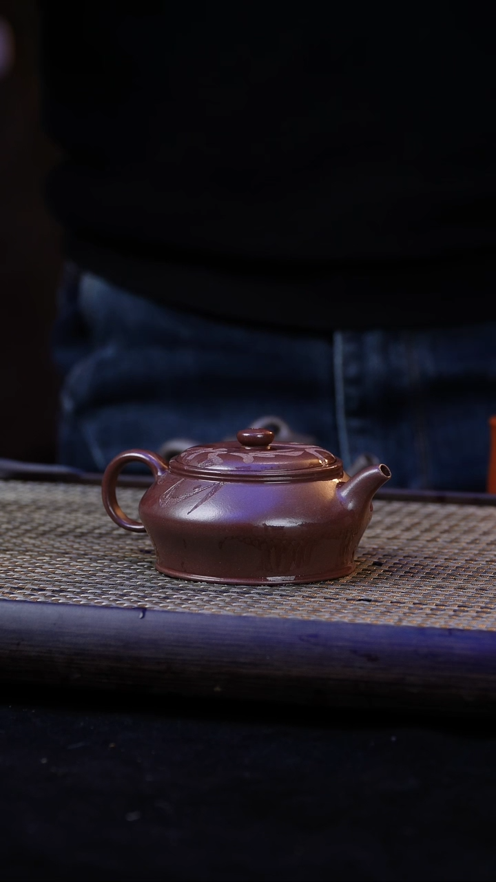【闪购商品】紫砂茶壶紫泥-刻绘曼殊【约170cc】