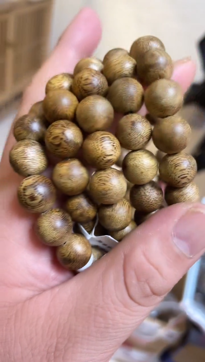 【闪购商品】沉香手串莺歌绿圆珠单圈1.2多样性发其一
