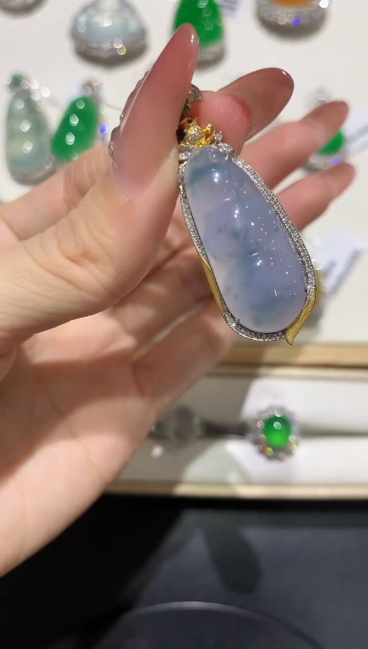 翡翠18K金镶嵌吊坠(不含链)团购1