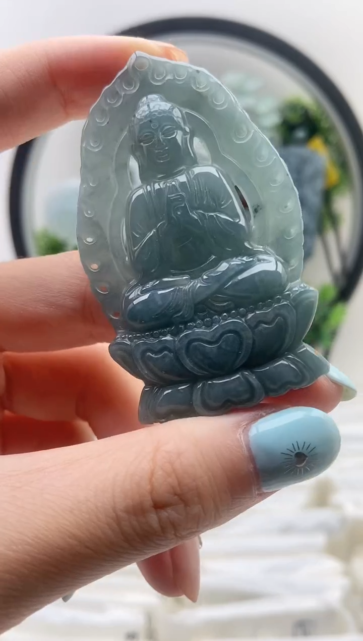 颈饰未镶嵌翡翠大日如来