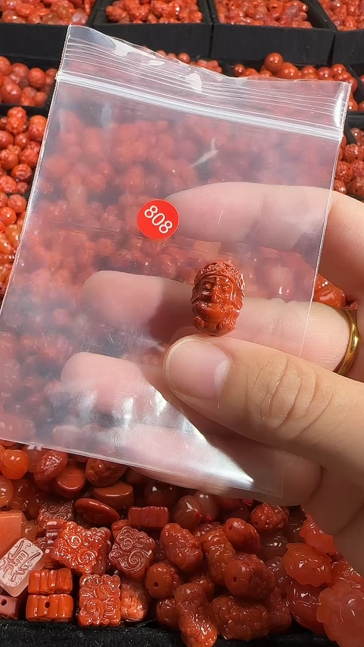 颈饰未镶嵌南红玛瑙1