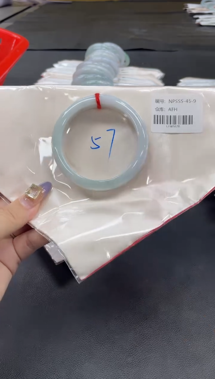 未镶嵌手镯翡翠翡翠手镯
