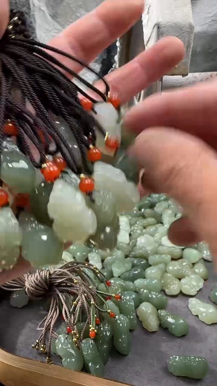 颈饰未镶嵌和田玉吊坠多样性拍一发一件