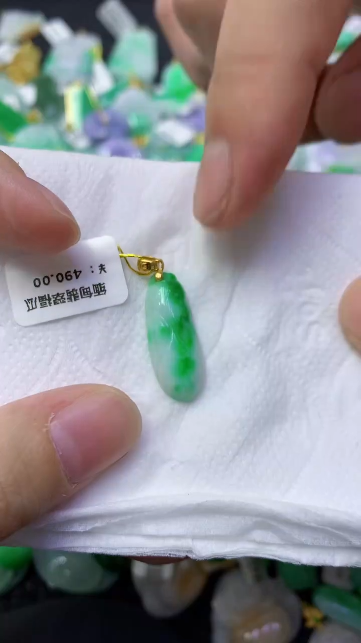 颈饰未镶嵌翡翠天然缅甸翡翠A货