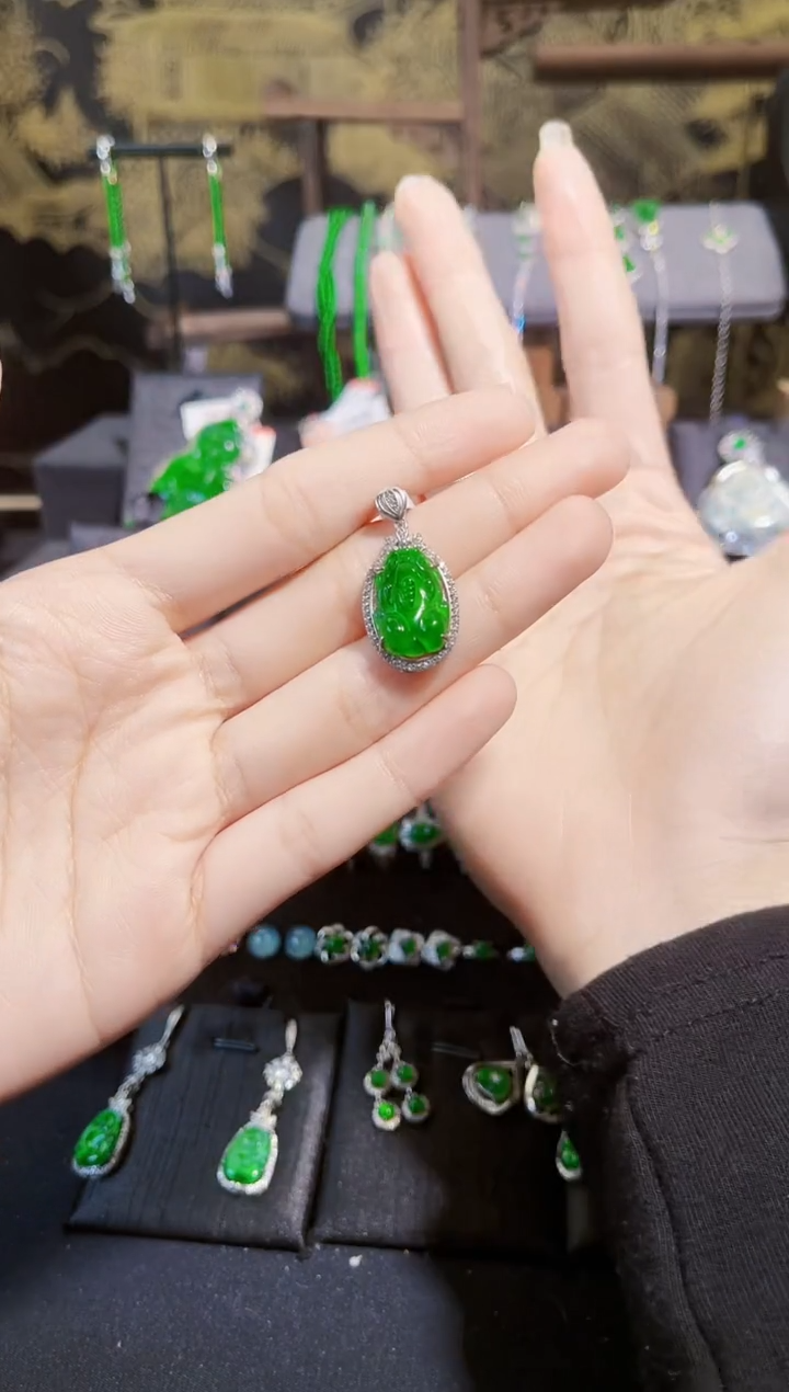 【闪购商品】翡翠颈饰银S925镶嵌貔貅吊坠