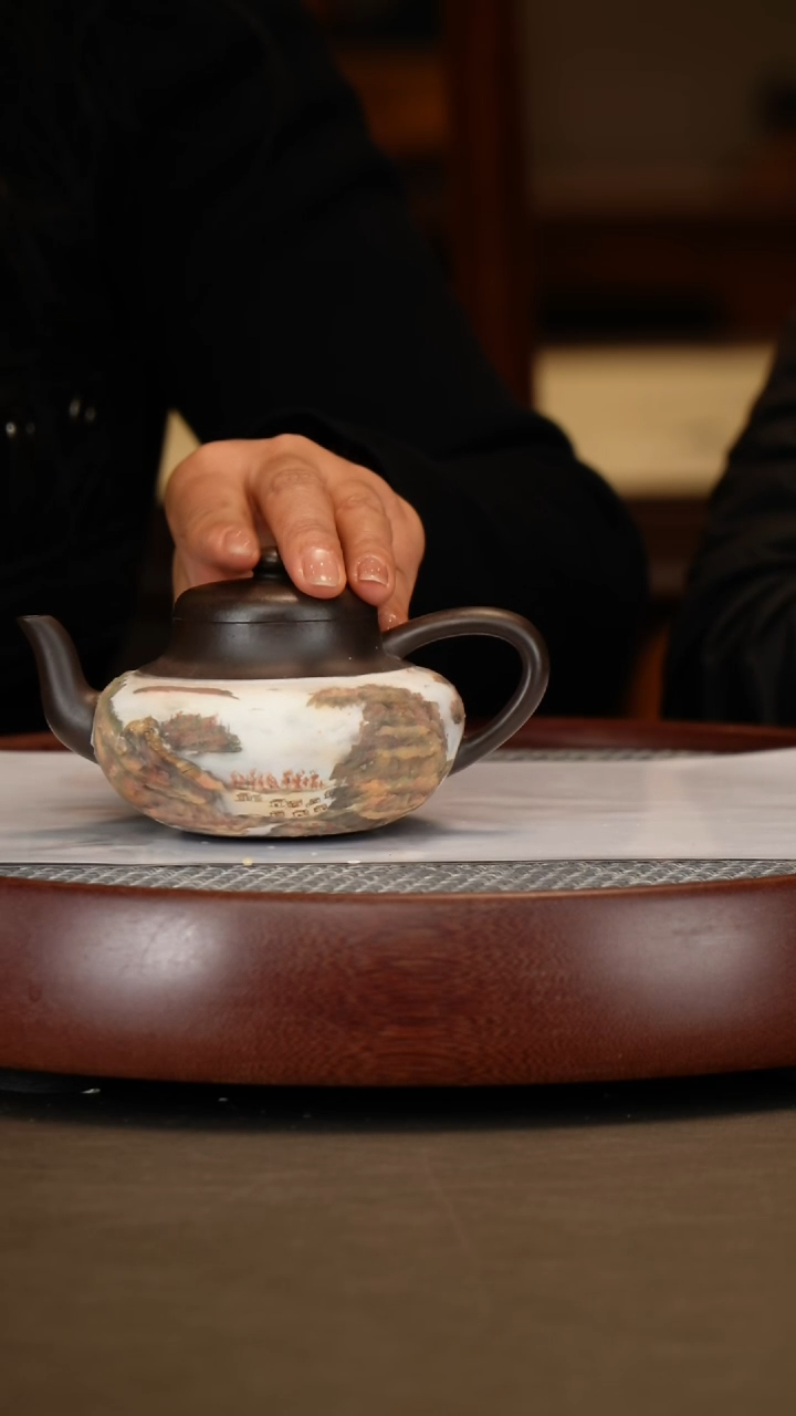 【闪购商品】紫砂茶壶【王志刚】黑朱泥云炉  260CC