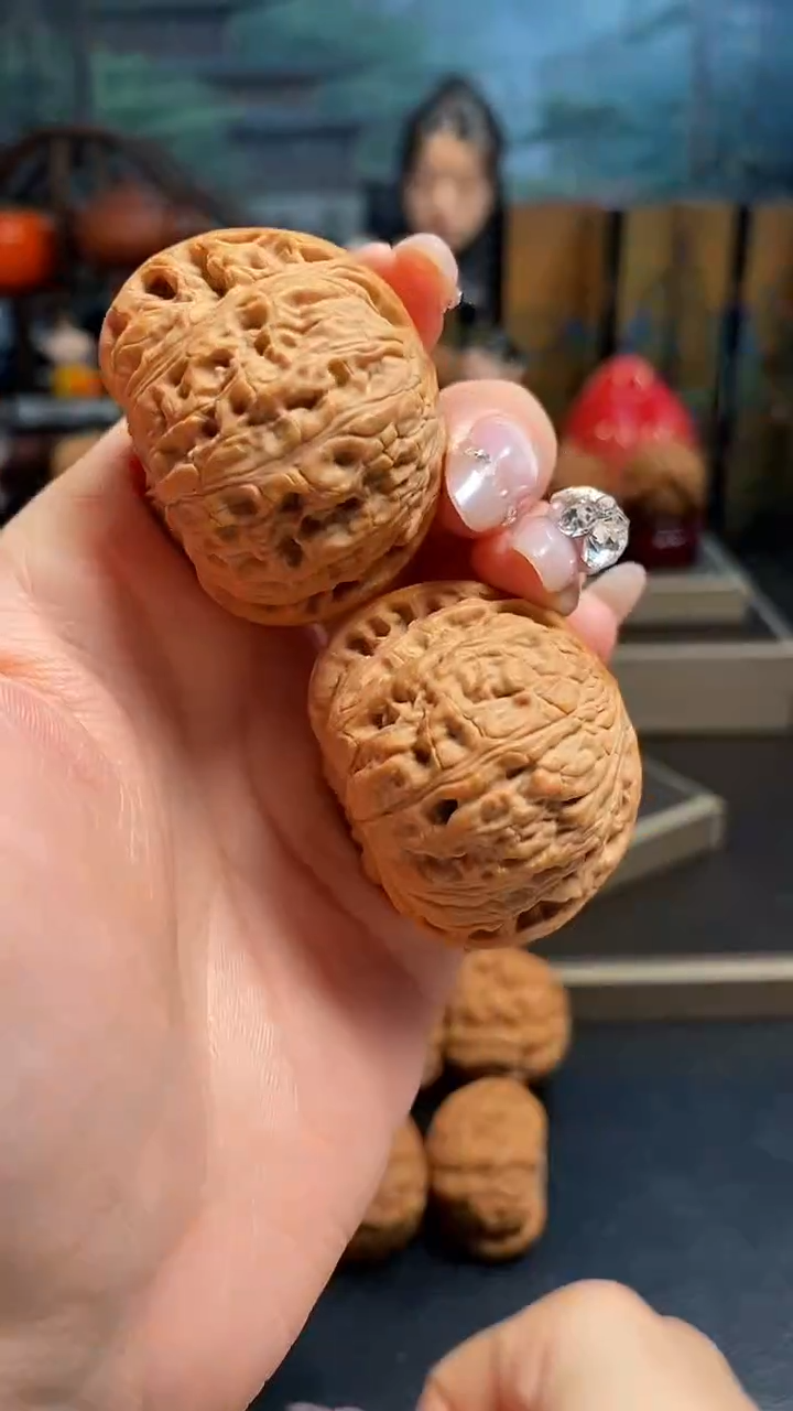 【闪购商品】文玩核桃吊坠K455绣球41