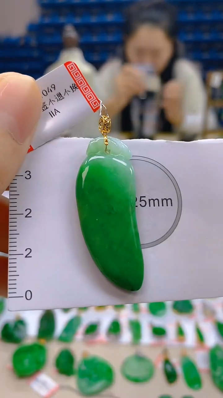 颈饰18K金镶嵌翡翠新号开播 全场乱卖