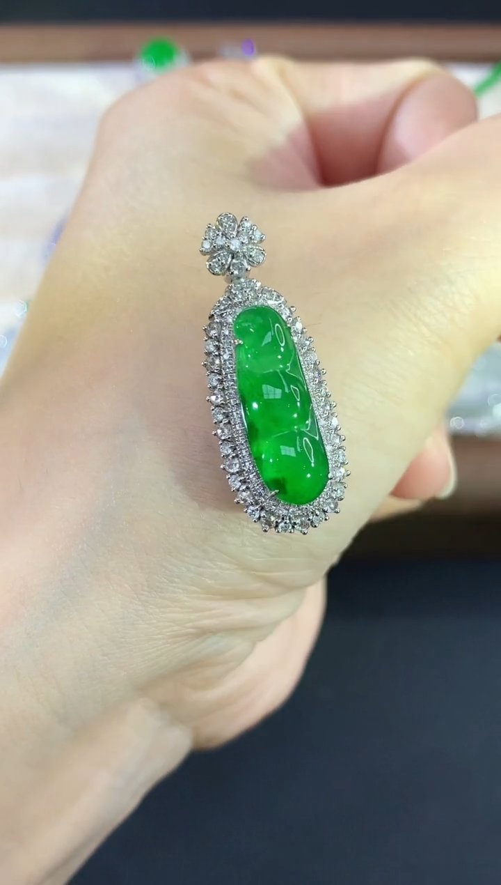 吊坠(不含链)18K金镶嵌翡翠126|12800