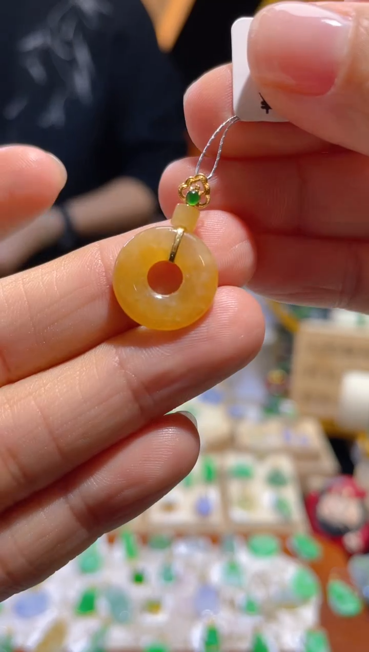 【闪购商品】翡翠颈饰18K金镶嵌假一赔三