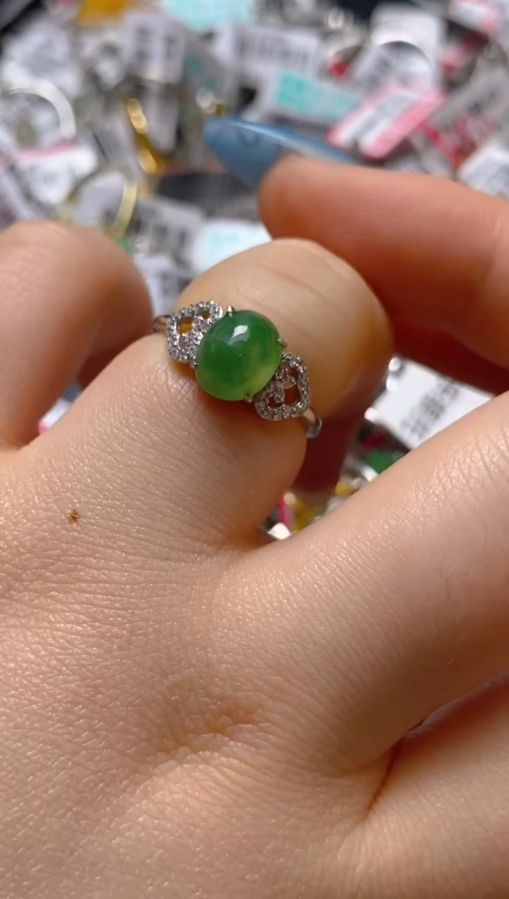 银S925镶嵌戒指翡翠百内无证书