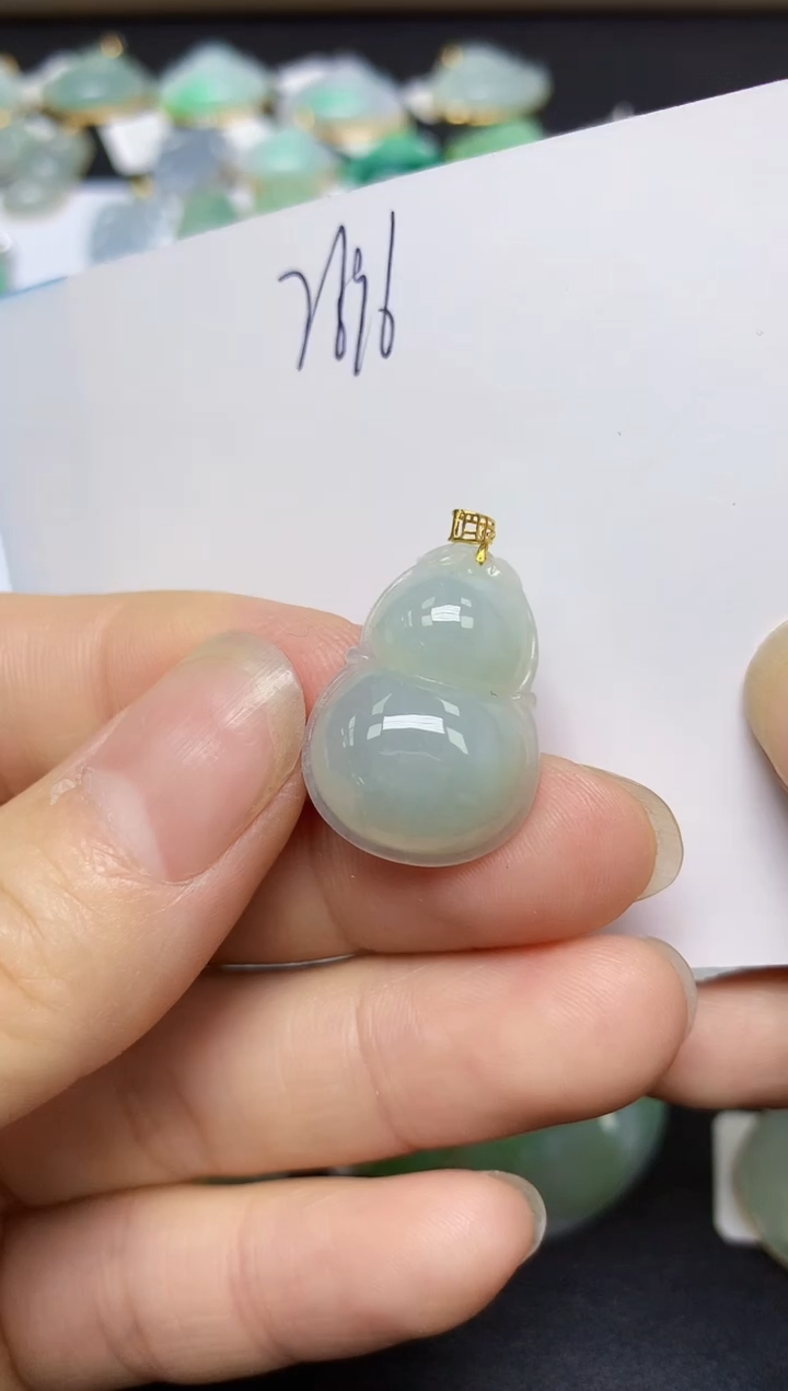 翡翠18K金镶嵌颈饰 天然翡翠A货