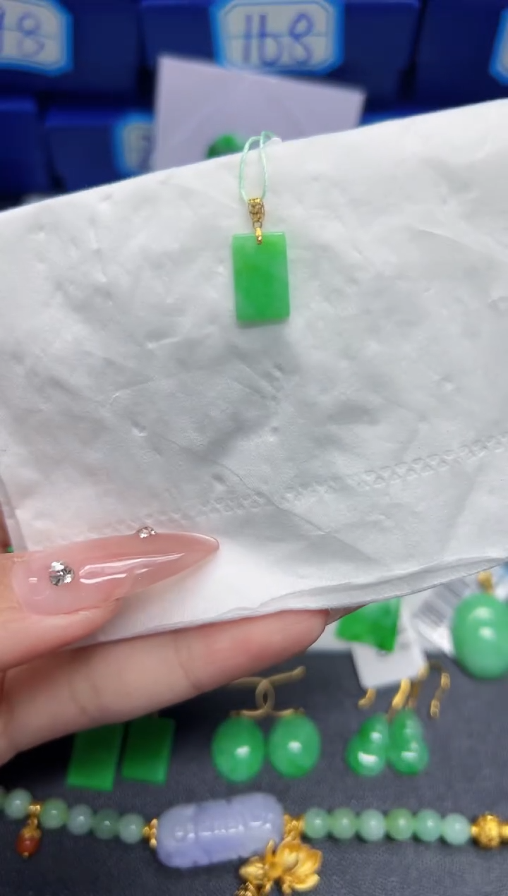 【闪购商品】翡翠颈饰18K金镶嵌Y缅料A货/多样性发货/一件