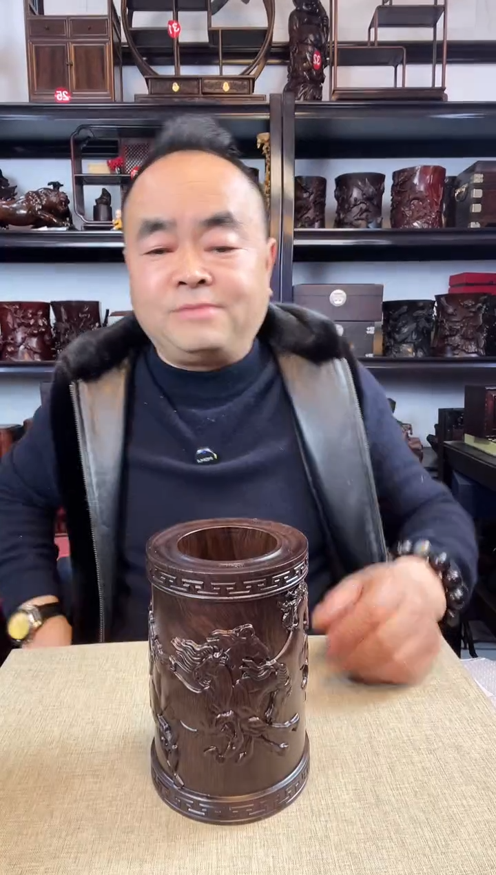 木老李红木工艺品马到成功笔筒