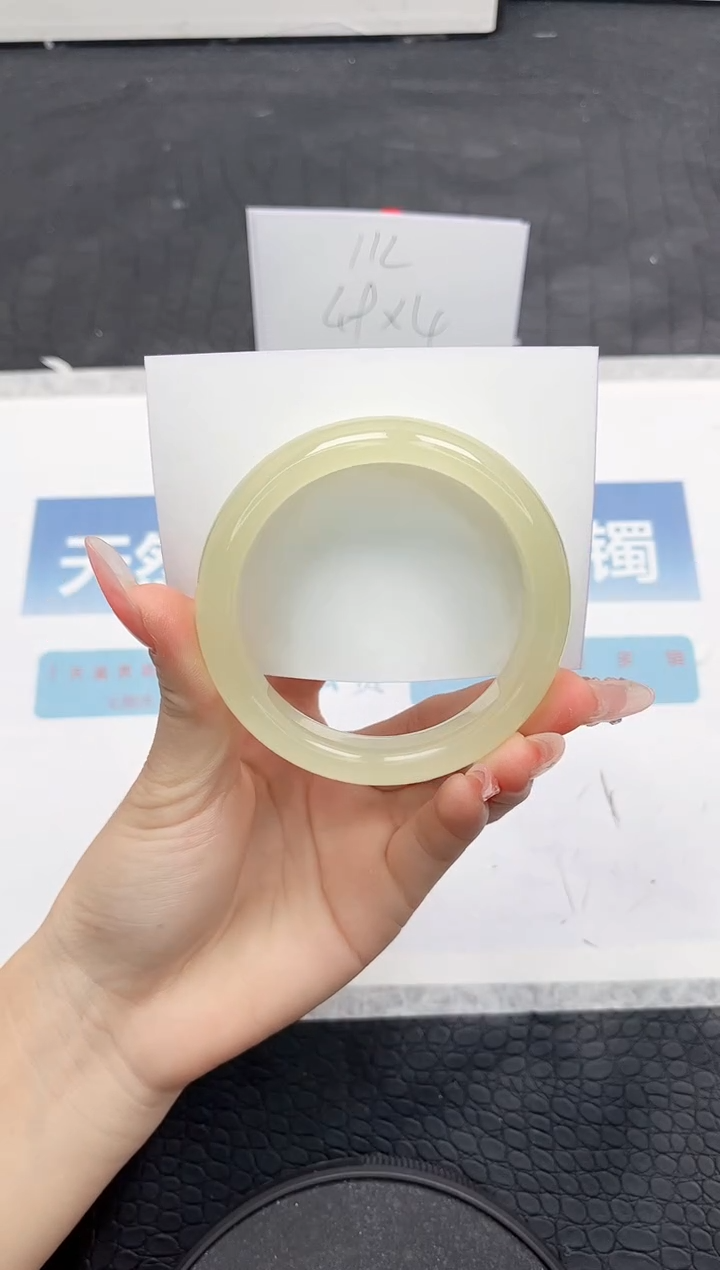 【闪购商品】石英质玉手镯未镶嵌171-55