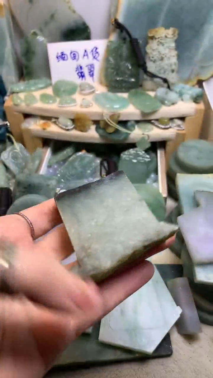 【闪购商品】翡翠挂件未镶嵌缅甸A货翡翠，没有运费险