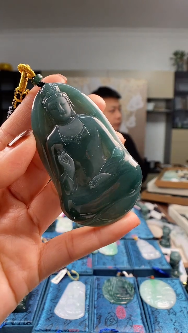 颈饰未镶嵌翡翠多样性发其一