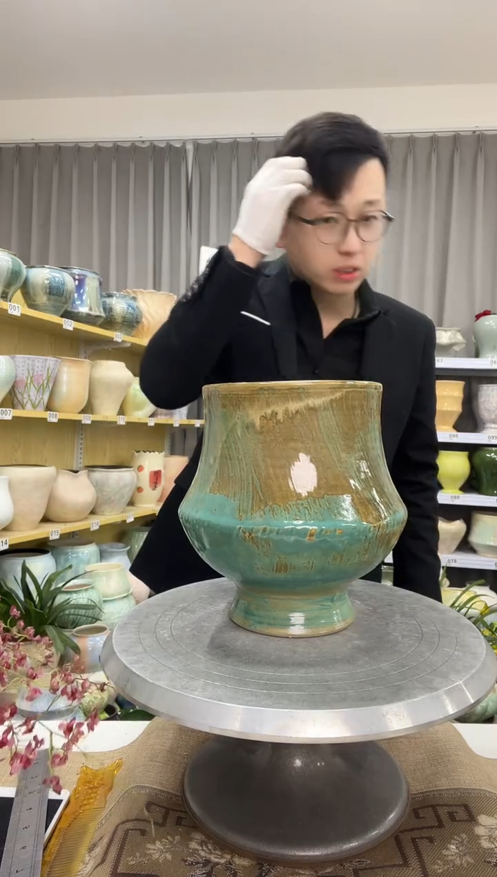 【1.3】花盆尺寸 高： 20 口：14