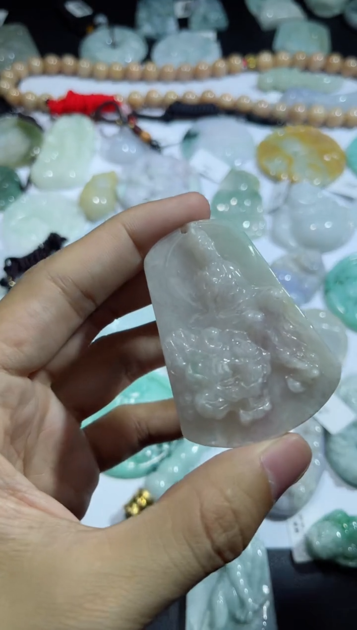 【闪购商品】翡翠颈饰未镶嵌00017285