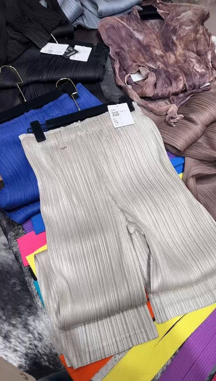 琥****室3094燕麦色裤子