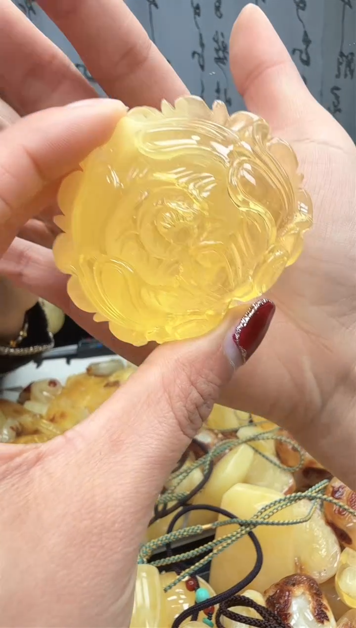 【闪购商品】琥珀裸石未镶嵌挂坠