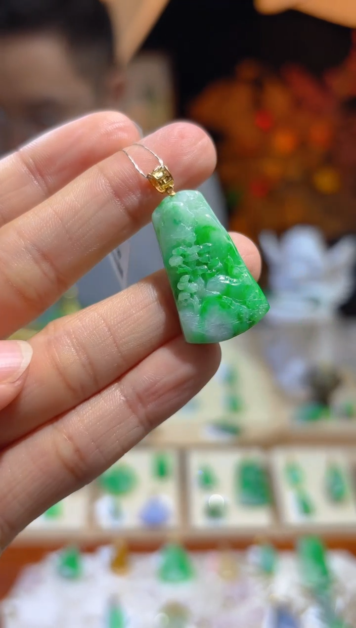 【闪购商品】翡翠颈饰18K金镶嵌假一赔三