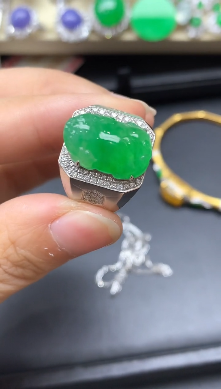 18K金镶嵌戒指翡翠764-中国好珍宝