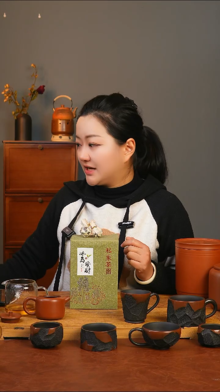 罐云南建水紫陶手工茶叶罐冰岛蜜醇一份