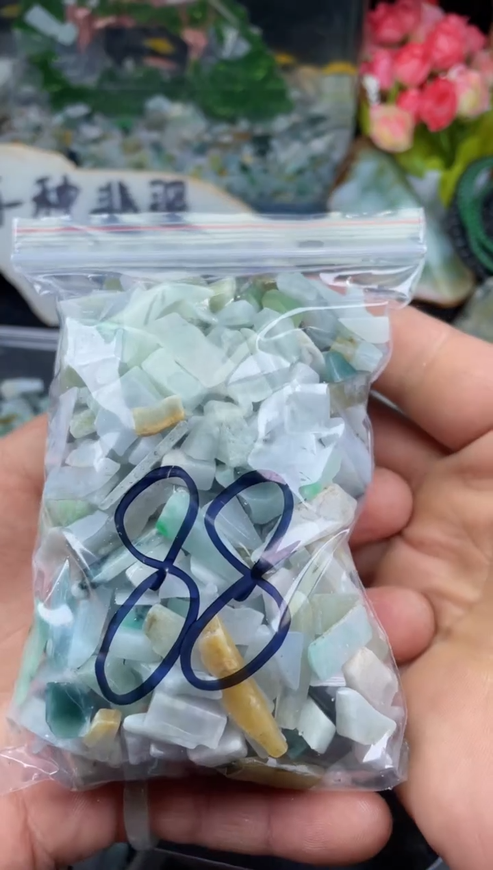 【闪购商品】翡翠颈饰未镶嵌天然翡翠边角迷你号500克88