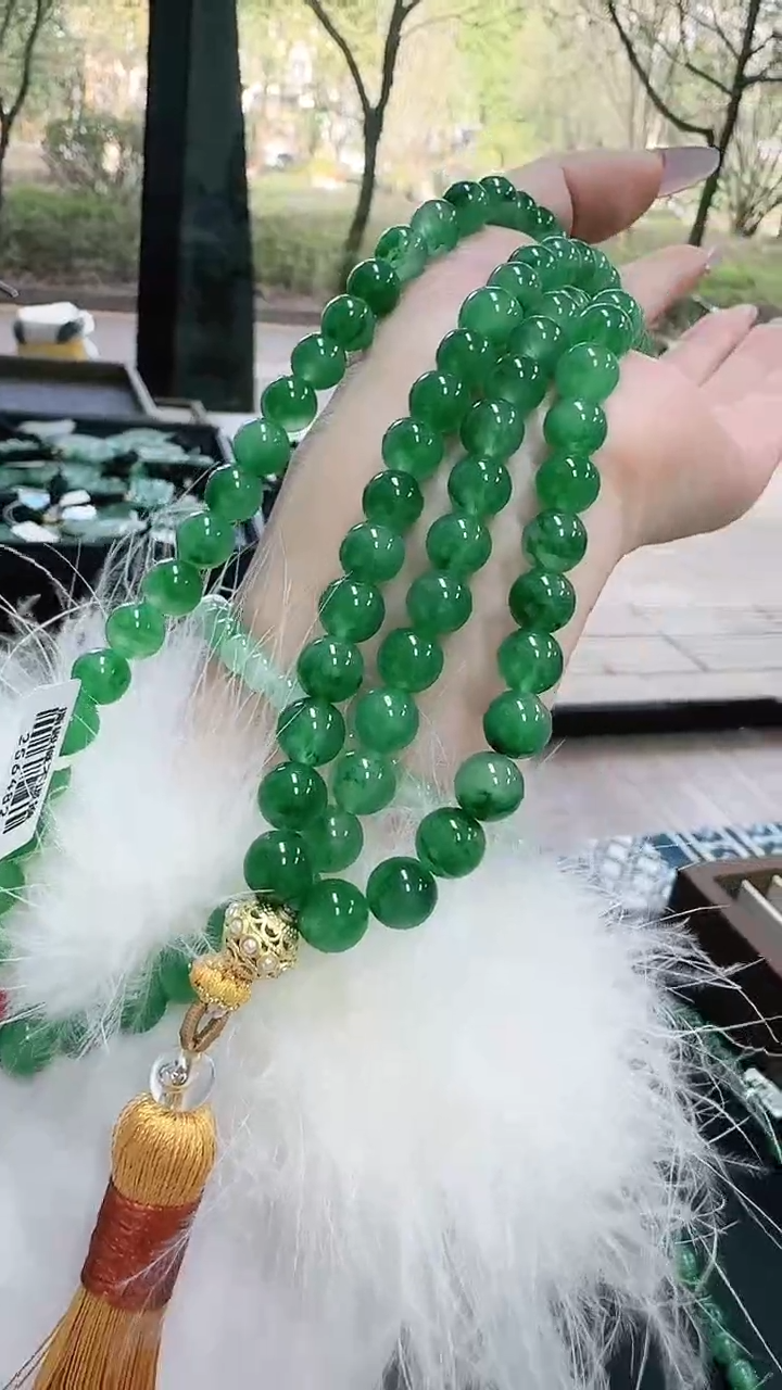 未镶嵌1石英质玉（非洲翠）苍****学/1698