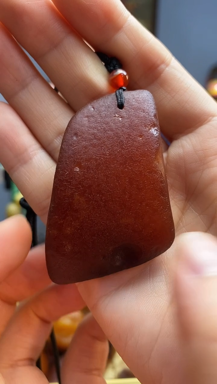 未镶嵌颈饰琥珀吊坠