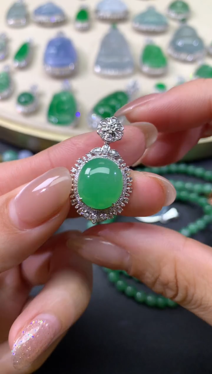 【闪购商品】翡翠吊坠(不含链)18K金镶嵌118天然A货翡翠