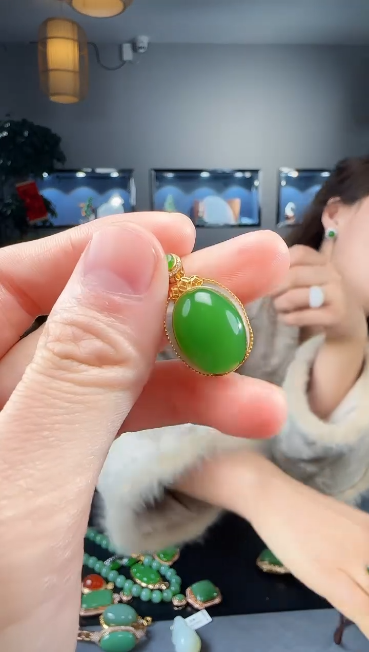 【闪购商品】和田玉吊坠(不含链)18K金镶嵌1