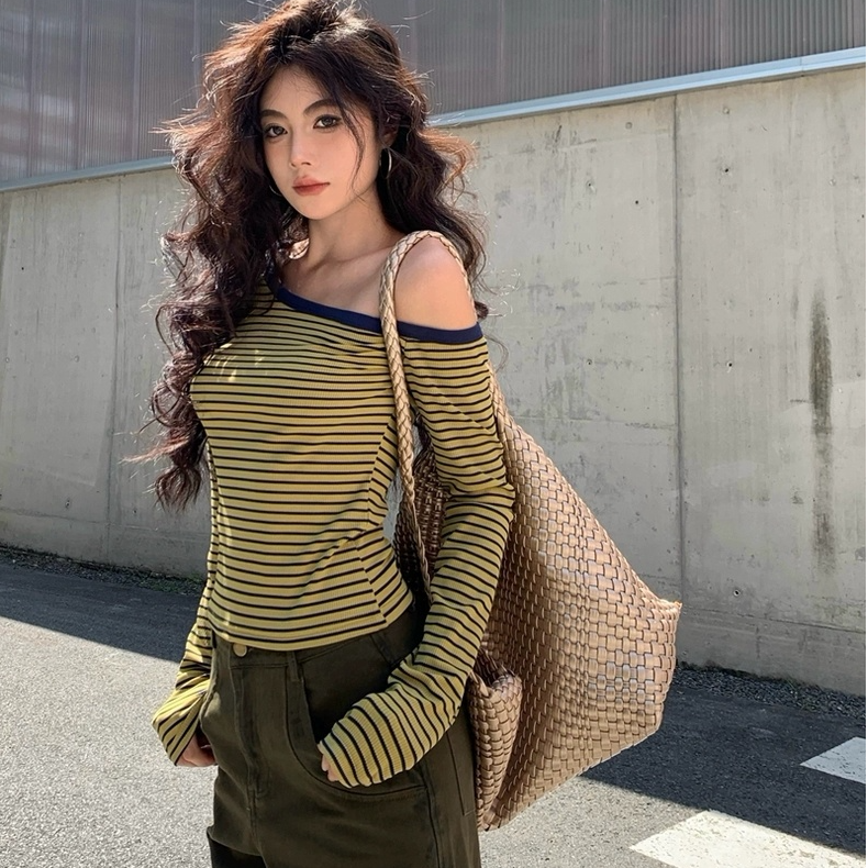 美式个性辣妹风条纹撞色斜肩长袖T恤女性感露肩上衣
