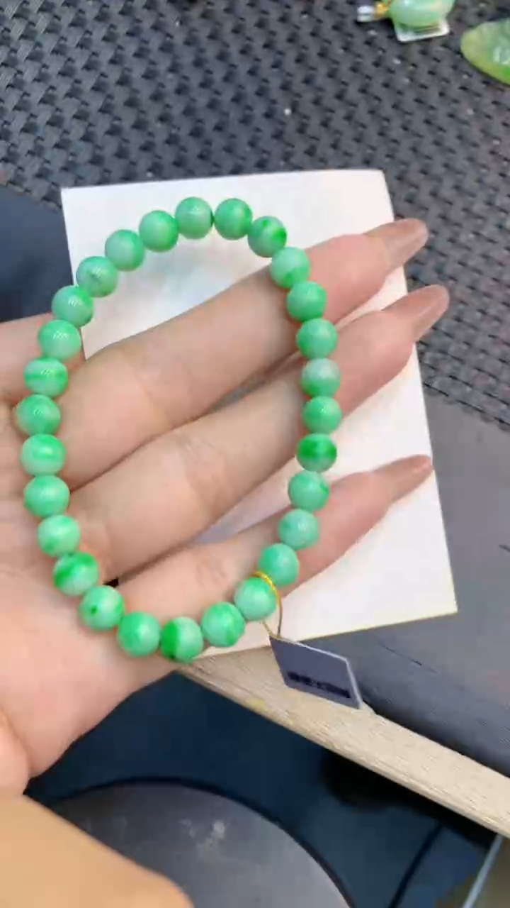 颈饰未镶嵌翡翠1