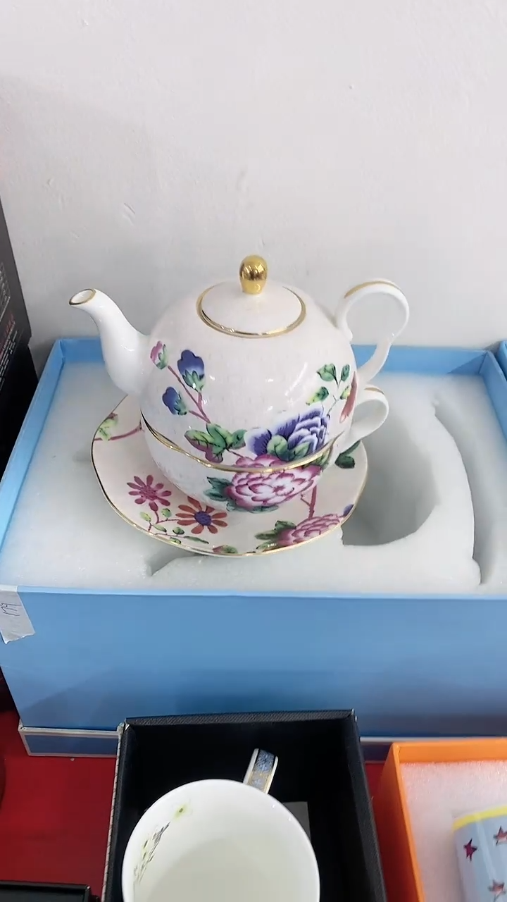 瓷片锅碗瓢盆一件不留@@1