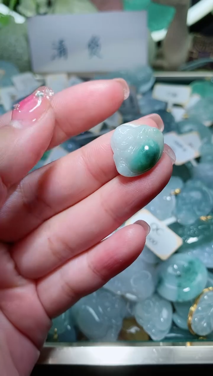 【闪购商品】翡翠颈饰未镶嵌 天然A货翡翠一件