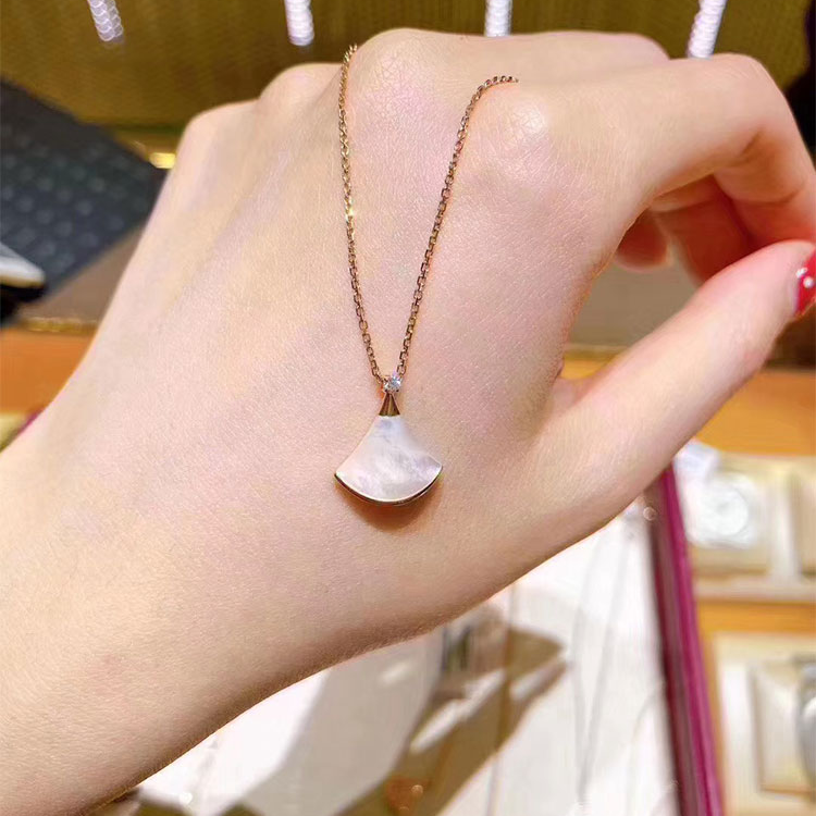 项链 18K气质金镶嵌天然的红色裙子造型轻奢百搭时尚新1