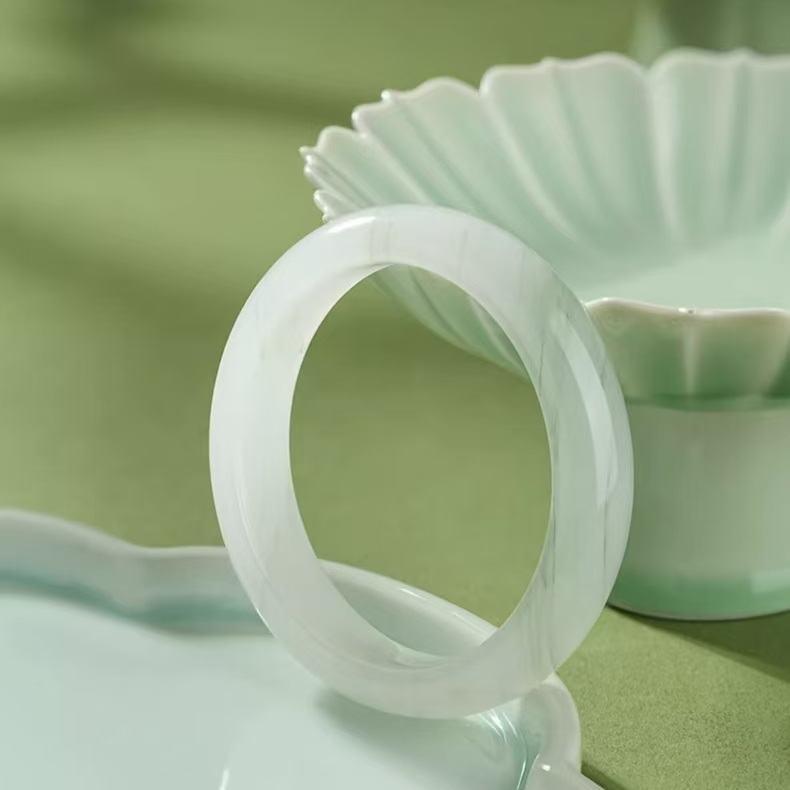 天然玉石天山翠手镯：426