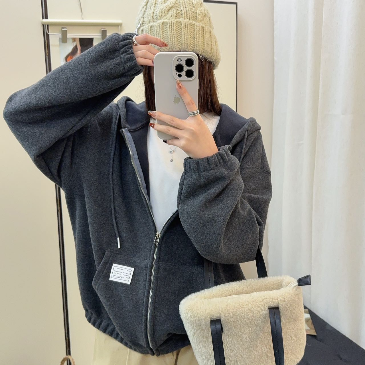 程程甄选  韩系简约休闲风宽松加绒连帽外套9166