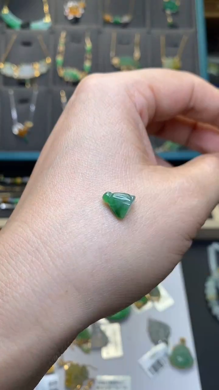 颈饰未镶嵌翡翠净货35084