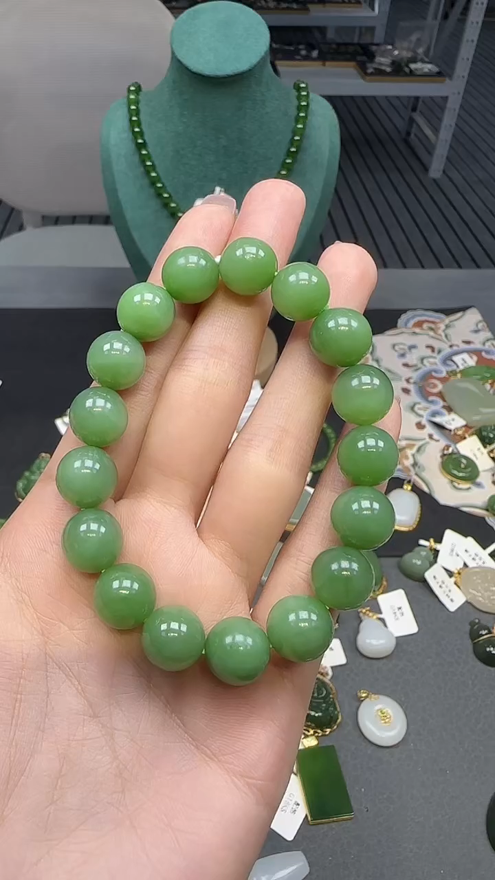 未镶嵌手串和田玉1