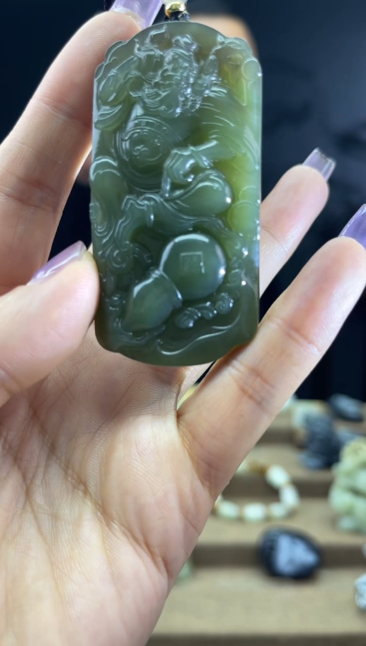 颈饰未镶嵌和田玉1